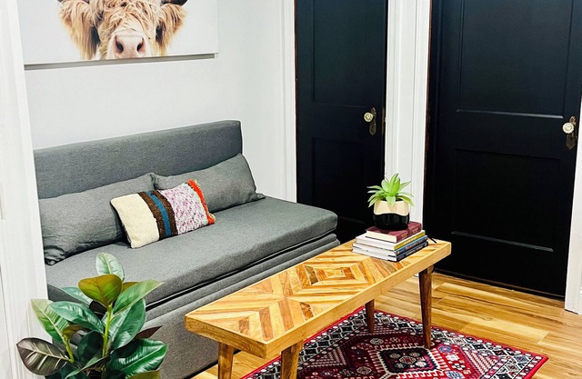 Cozy studio in awesome Washington with WiFi access