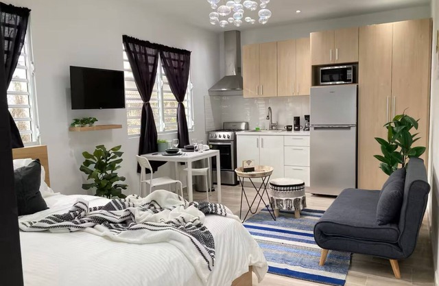 Cozy studio in charming Bayamón with AC