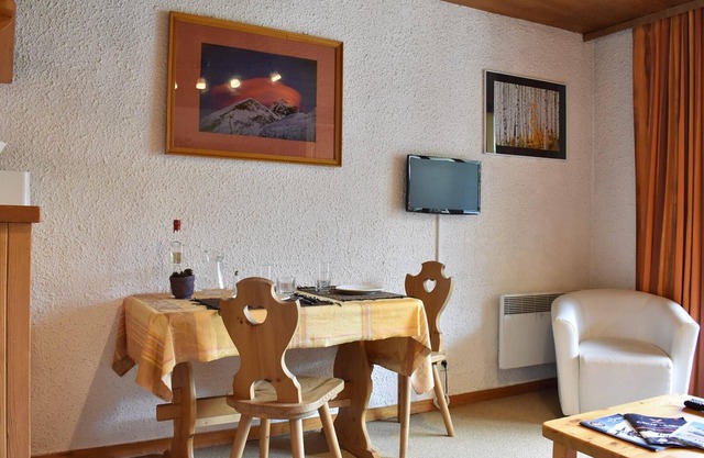 Cozy Studio in Meribel Center, Steps from Slopes and Shops, Sleeps 4