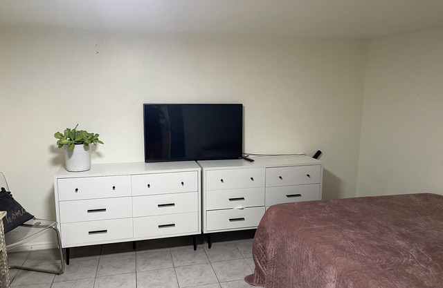 Cozy studio in nice St. Pete Beach with AC, WiFi
