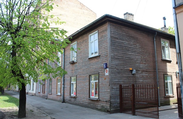 Cozy studio in nice wooden building