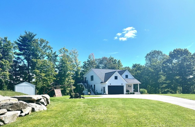 Cozy sunlit apartment steps from downtown Dover. Parking included