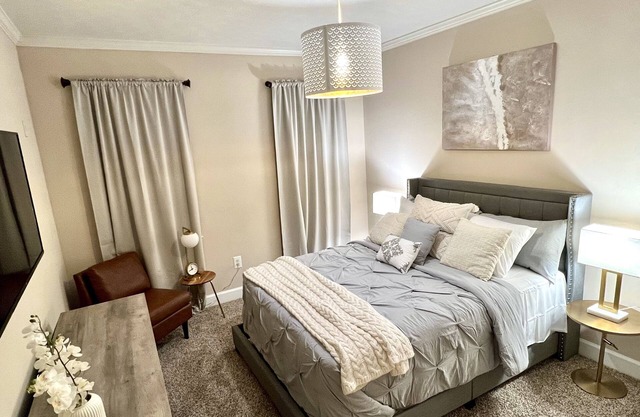 COZY TWO BEDROOM IN BUCKHEAD CLOSE TO EVERYTHING!