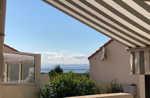 Cozy villa for 4, terrace, private parking in Port Leucate