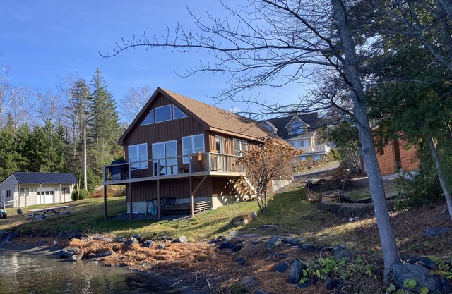 Cozy Waterfront Cabin - Moosehead Lake