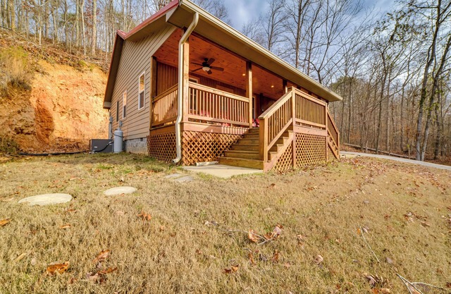 Cozy Waverly Cabin w/Fireplace & Deck!