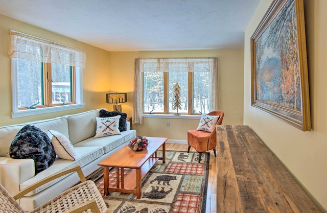 Cozy White Mtn Hideaway ~ 4 Mi to Hiking & Skiing!