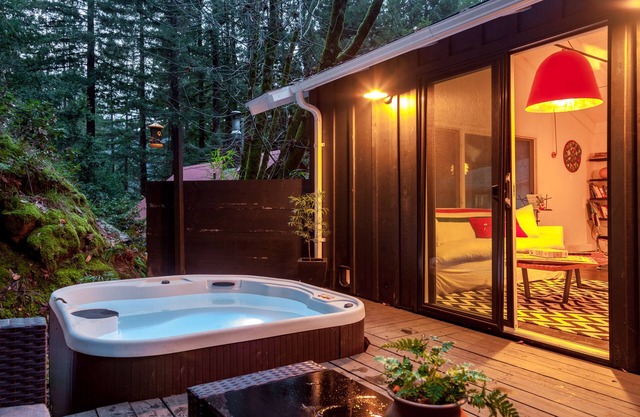 Cozy Wooded Cottage of Guerneville