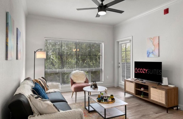 CozySuites Chandler 2BR with 2 pools & Jacuzzi!
