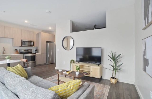 CozySuites Modern 1BR, Lawrenceville