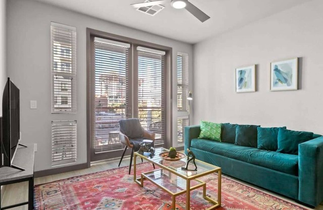 CozySuites PHX RORO Gym, Pool, Pets, Parking! #13