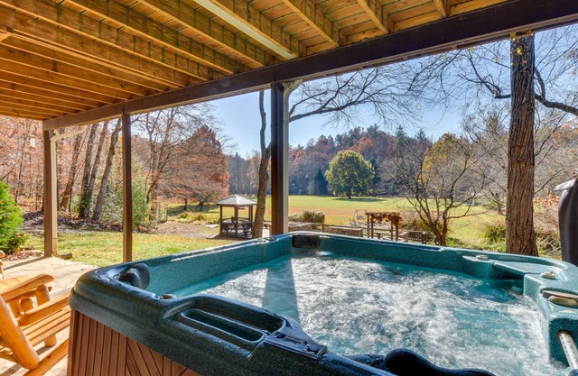 Creekside Country Escape: Pickleball & Game Room!