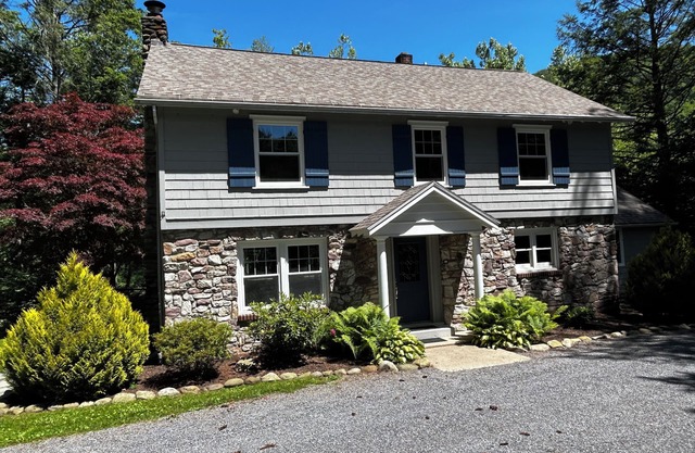 Creekside Manor on the ‘Sock