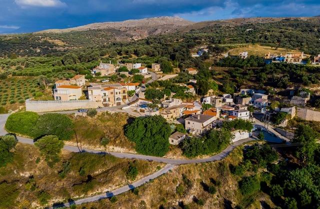 Cretan Nature Villa with private heated pool & BBQ