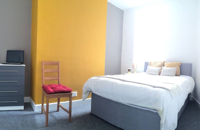 Crewe Rooms - 5 Bedroom House 97 Edleston Road