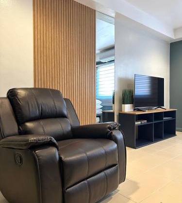 CRIB 217 SUBIC BAY - Mediterranean Condo with Unlimited Massage