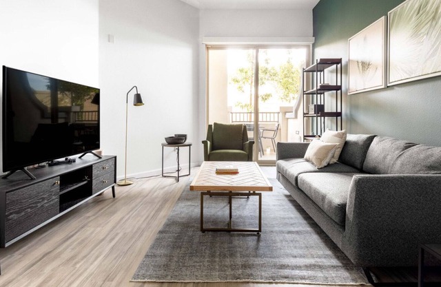 Crisp Westchester 1BR w/ Gym, Pool, nr. LAX & beach, by Blueground