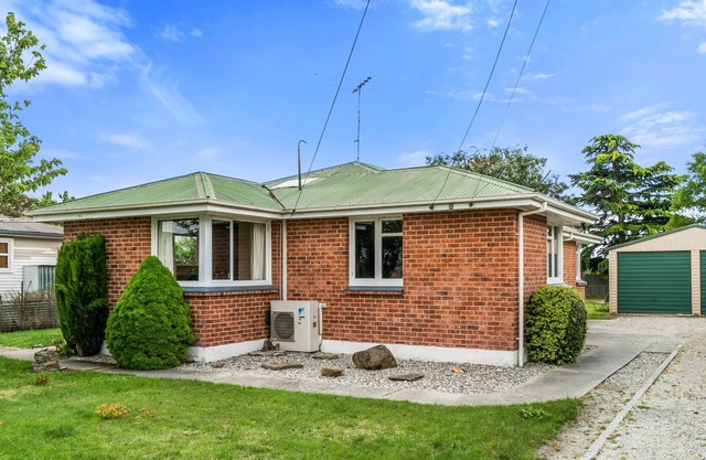 CROMWELL COTTAGE - CROMWELL HOLIDAY HOME, family friendly in Cromwell