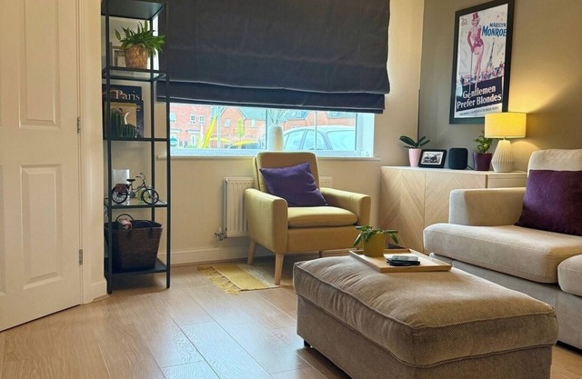 Crosby Calm: Modern 1-Bed Retreat for Solo Stays