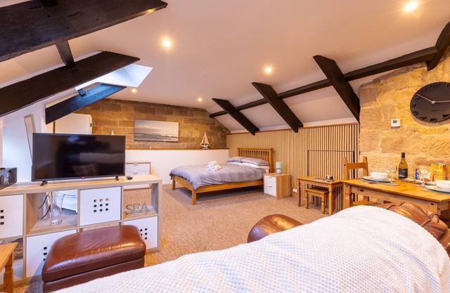 CROSS HOUSE APARTMENT Dog Friendly Barn Conversion in the Heart of Warkworth