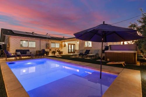 Crown Azul - Old Town 2 Primary's New Pool Spa BBQ