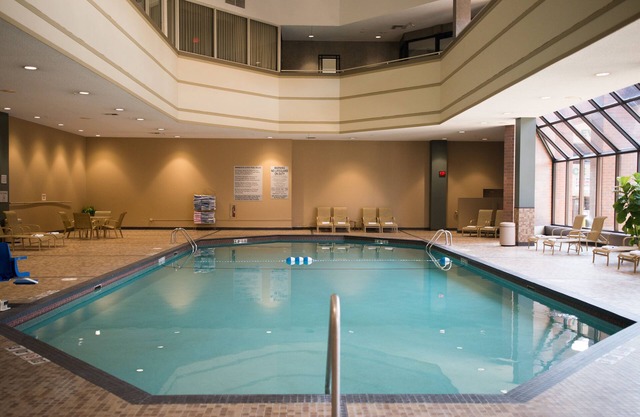 Crowne Plaza Suites MSP Airport - Mall of America by IHG