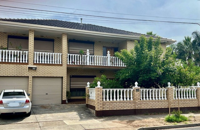 Croydon. Beautiful top floor apartment. 200sqm