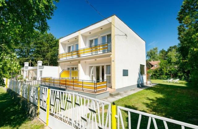 Cubic 1 by Interhome