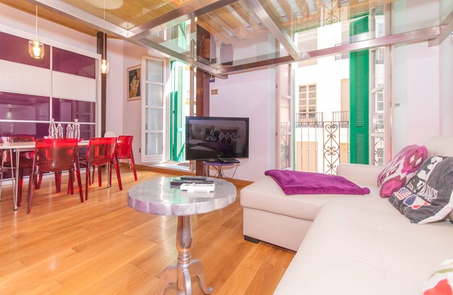 Cubo's Estudio Carreteria 33 2A/City center/pool/free wifi