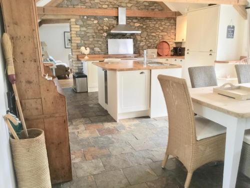 Cuckoo Barn at Penygaer farm near the Brecon Beacons