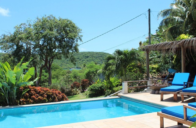 Cuckoo's Nest - One bedroom flat in private villa