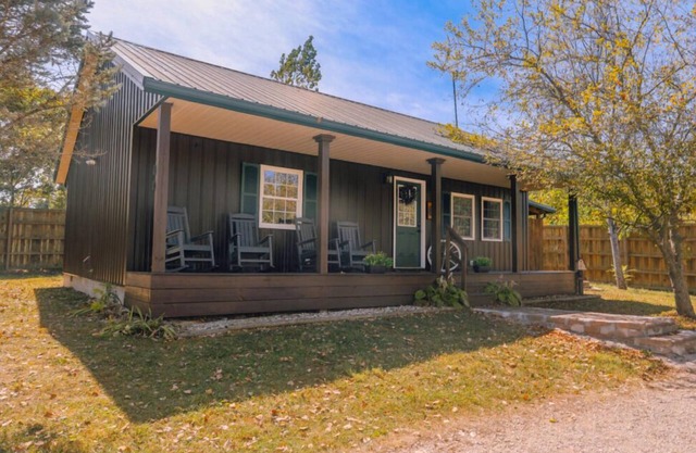 Cuddle Bug Cabin in Hocking Hills