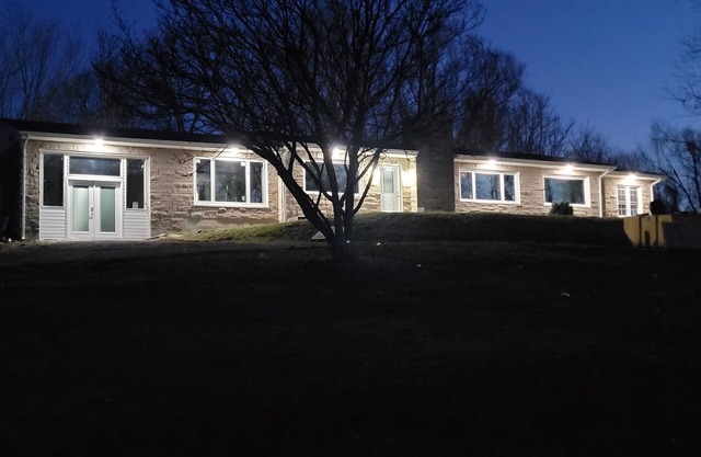 Cumberland Get-A-Way located at entrance of State Park