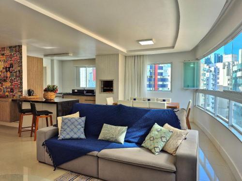 CURTA! | 167 | Amplo | 3 Qt | Churrasqueira | 2 Vg