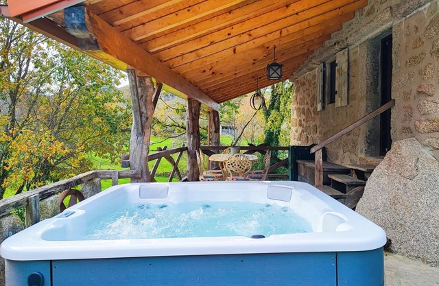 Curveirinha | Country House| Jacuzzi | National Park Gerês