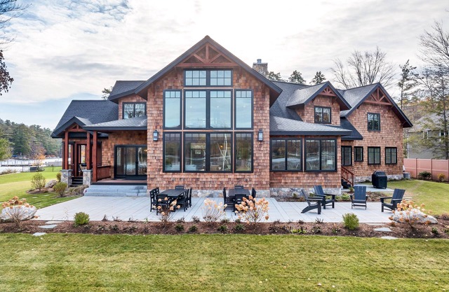 Custom built Adirondack style home sleeps 16 in 6 bedrooms