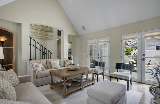 Custom Home minutes to Stanford University & Medical Center. Private setting!