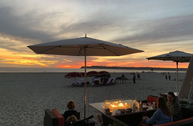 Cute Carriage House with View of Highland Park Valley