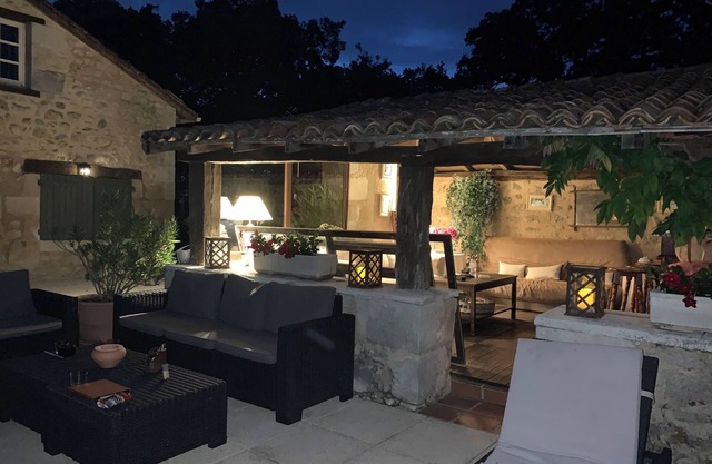 Cutest Country House only 1h45 from CDG Airport by train!