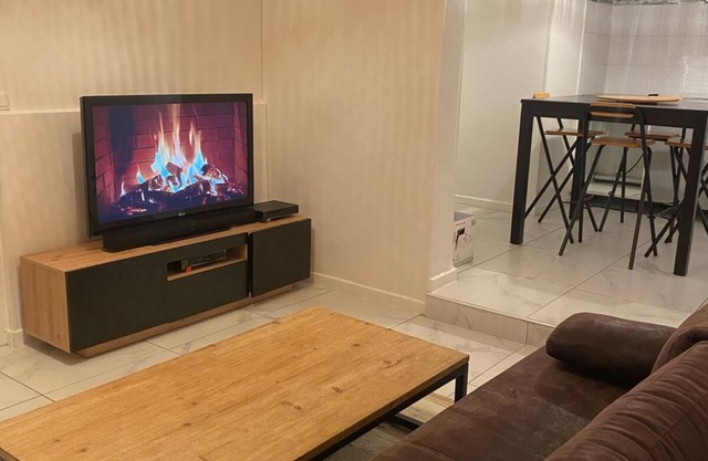 Détendez-vous Dans ce Logement Élégant et Cocooning Avec SPA Jacuzzi