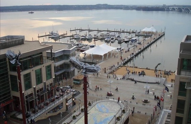 D.C Metro Area- Elegant 2 Bedroom Condo at the National Harbor