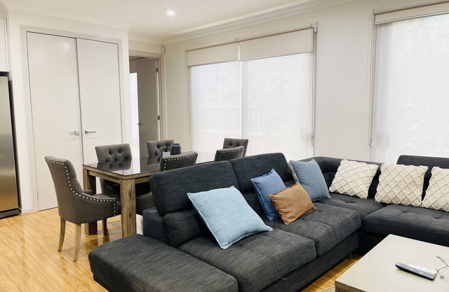 D112 Braybrook Central Stay-Great Getaway