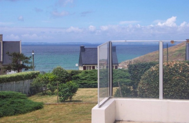 D5002- VILLA ON GARDEN LOCATED 150M FROM THE BEACH OF KERVEL