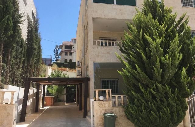 Dabouq luxury spaceous Apartment