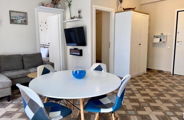 Dafni's home is in 200m to metro Ag Ioanis