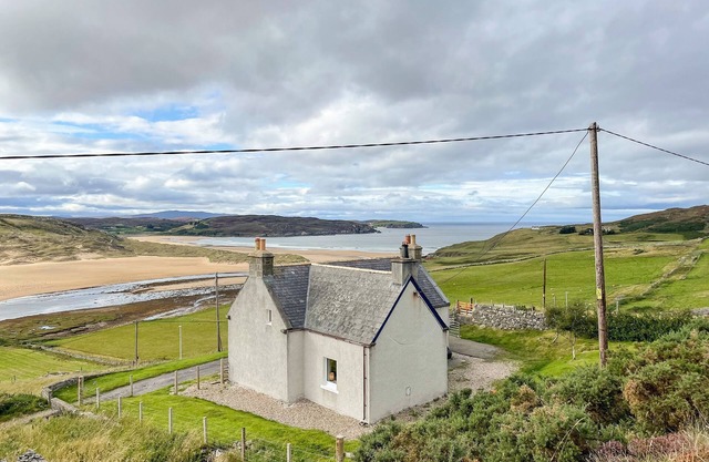 Dalcharn is in a perfect location for exploring, set amongst beautiful views.