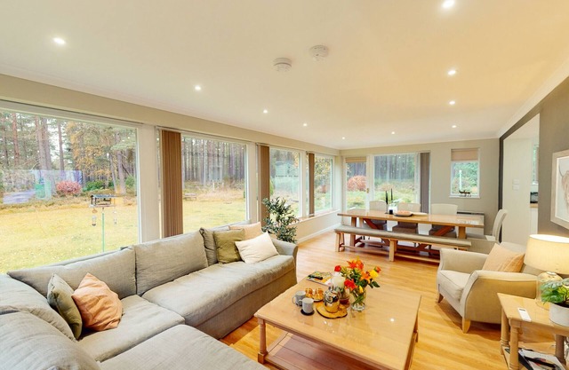 Dalnaglar - stylish holiday home on edge of woods