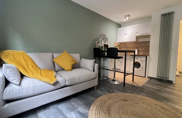 Dans le Carré dor de Marseille 8eme Rue Paradis, bel Appartement 2 Couchages