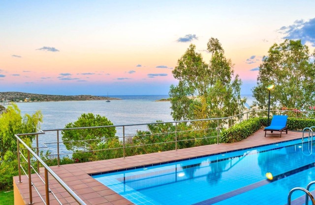 Daphne Villa - Five Bedroom Villa, Sleeps 12