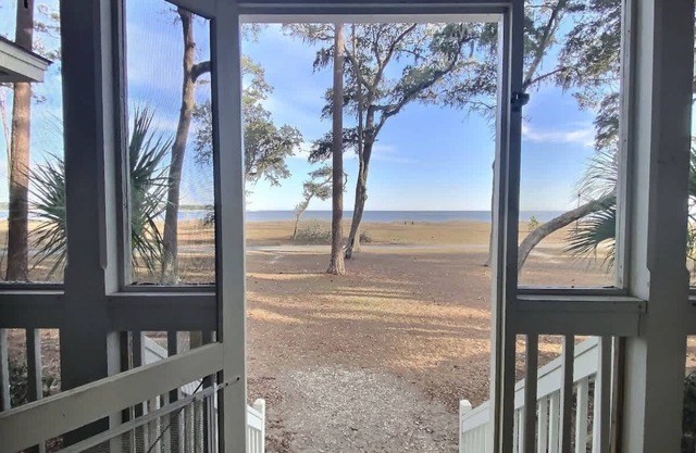Daufuskie Oceanfront Cottage with Golf Cart